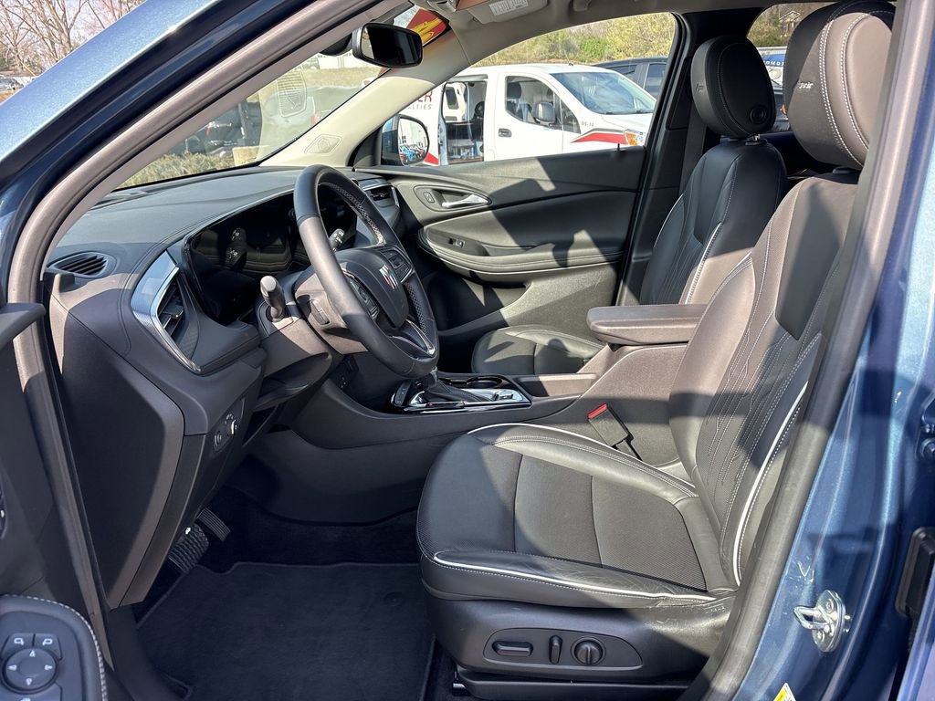 Used 2024 Buick Encore GX Avenir image 21