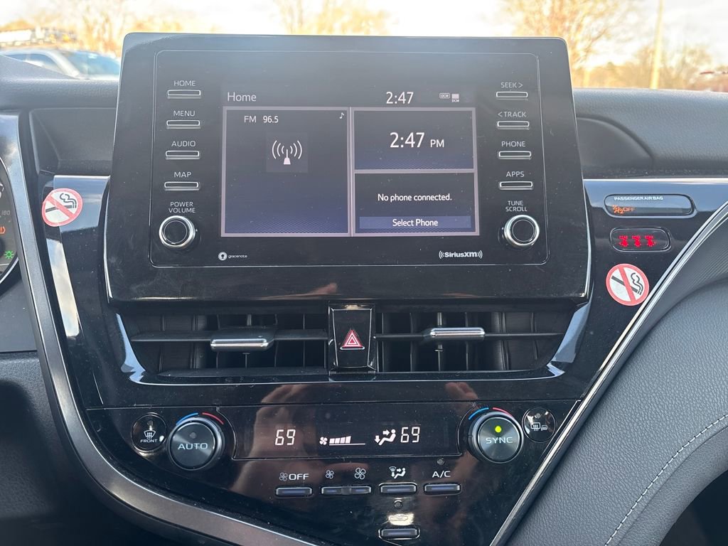 Used 2024 Toyota Camry SE image 12