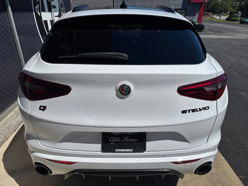 Used 2023 Alfa Romeo Stelvio Estrema AWD/4WD image 11