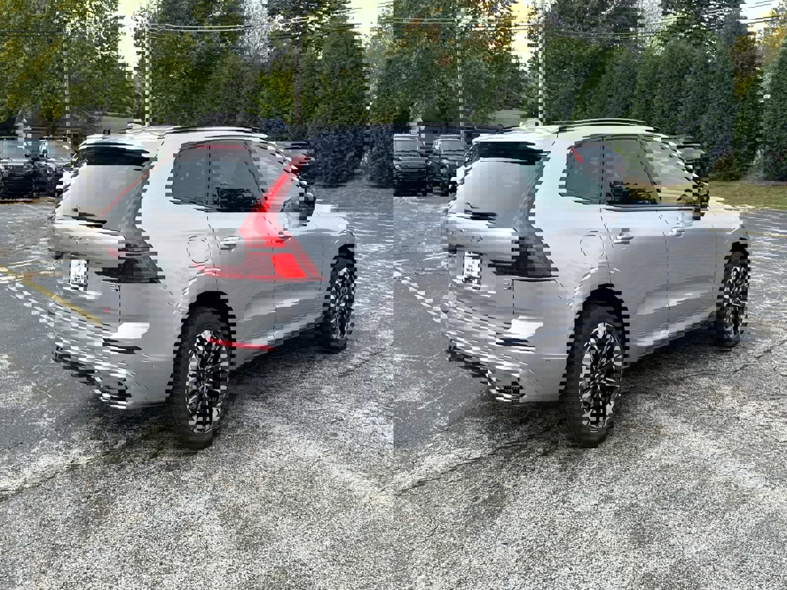 New 2026 Volvo XC60 B5 Plus w/ Climate Package image 5