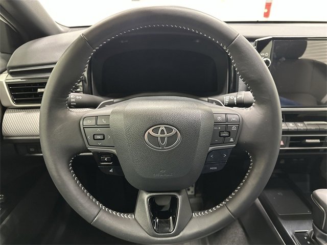 Used 2025 Toyota Camry SE image 18