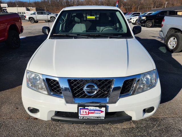 Used 2019 Nissan Frontier SV image 2