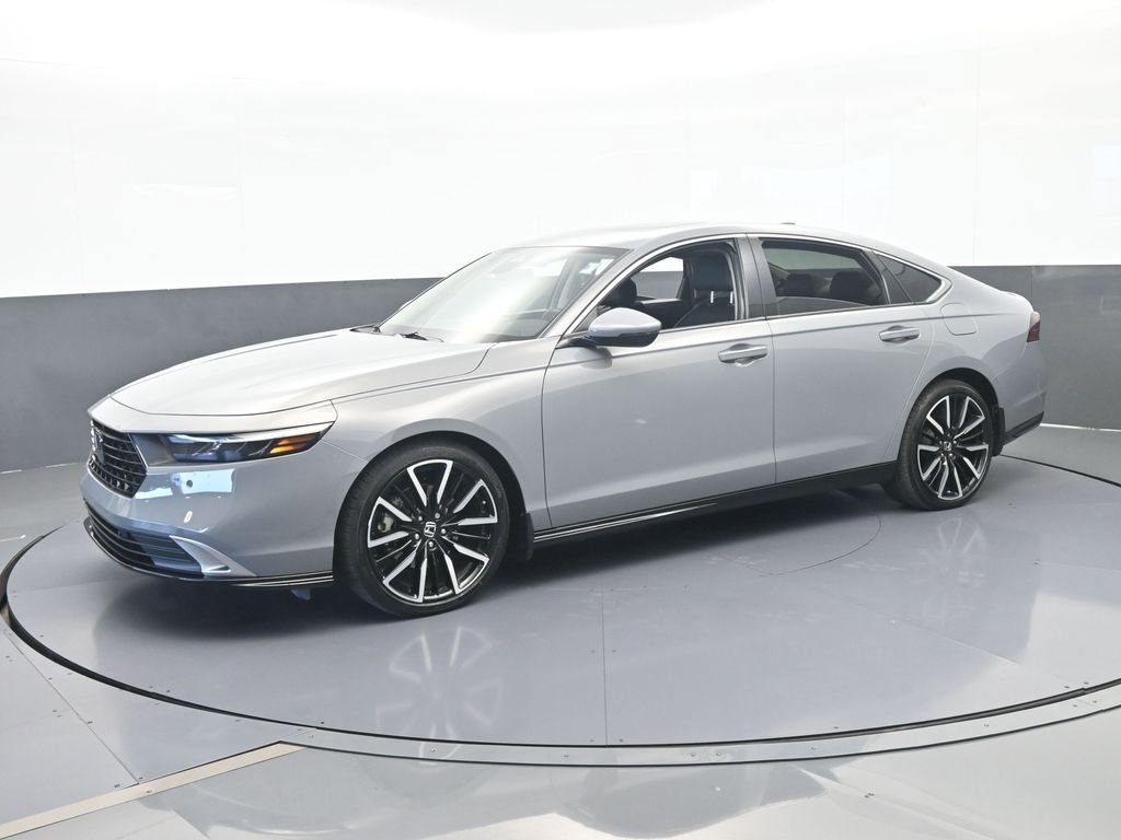 Used 2024 Honda Accord Touring image 2