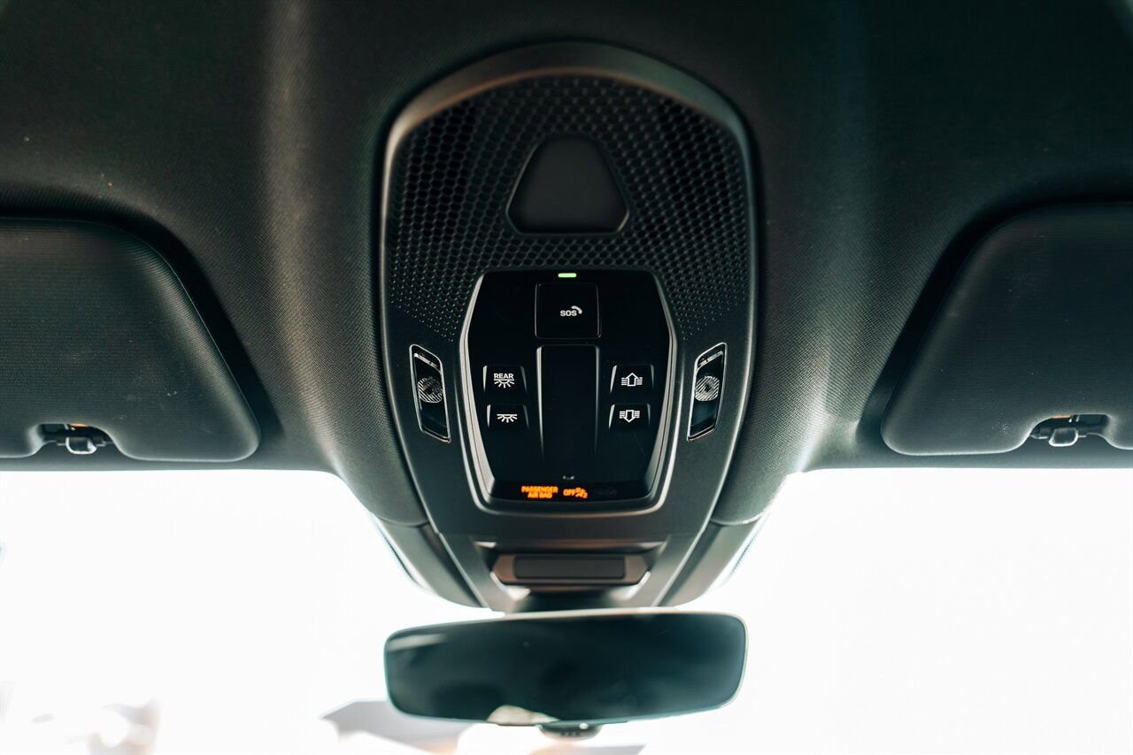 Used 2024 Porsche Cayenne Coupe image 34