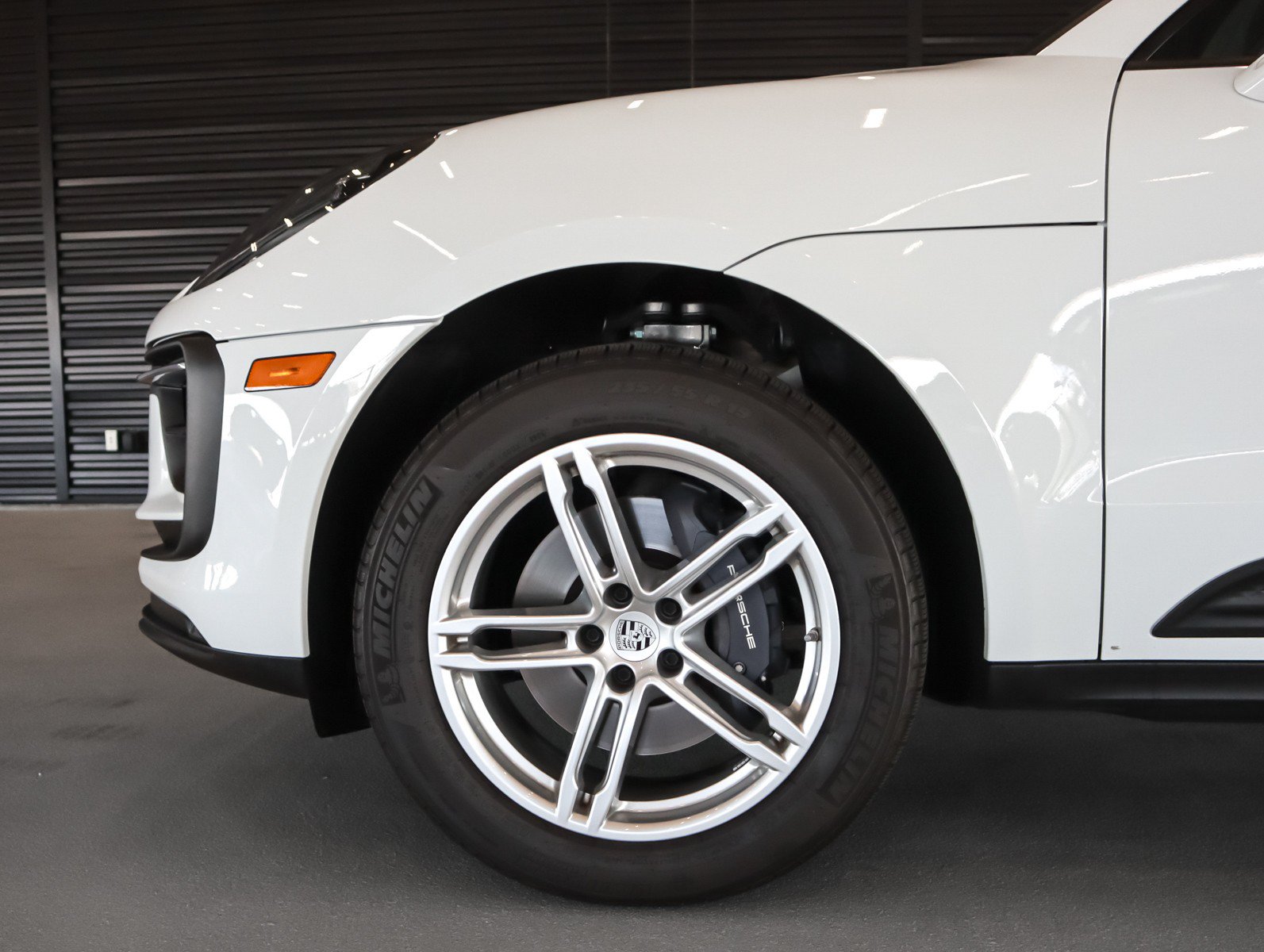 Used 2026 Porsche Macan AWD/4WD image 12
