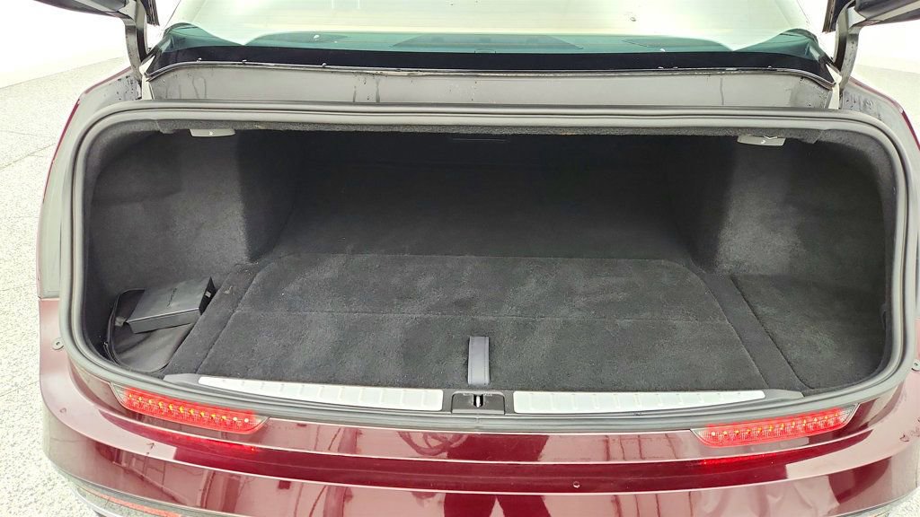 Used 2023 Lucid Air Touring image 22