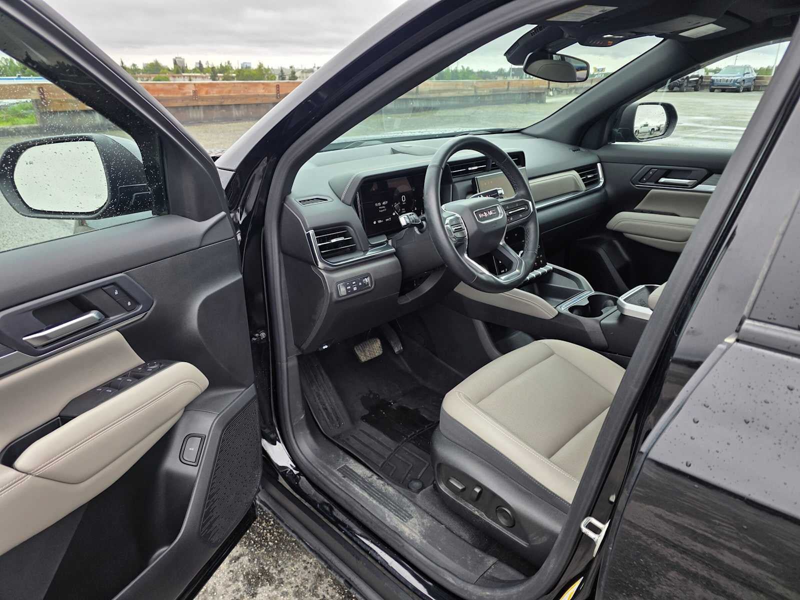 Used 2025 GMC Terrain Elevation w/ Elevation Premium Package AWD/4WD image 19