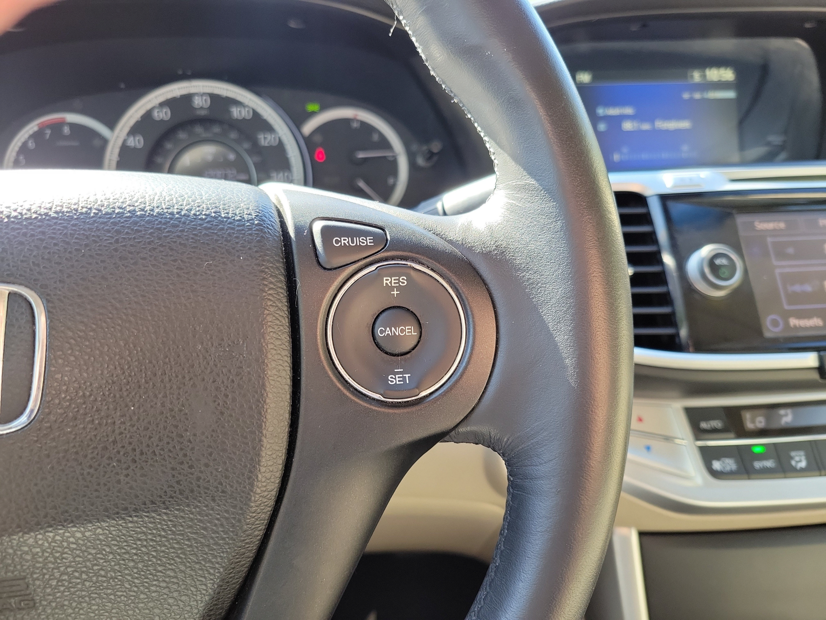 Used 2014 Honda Accord EX-L image 19