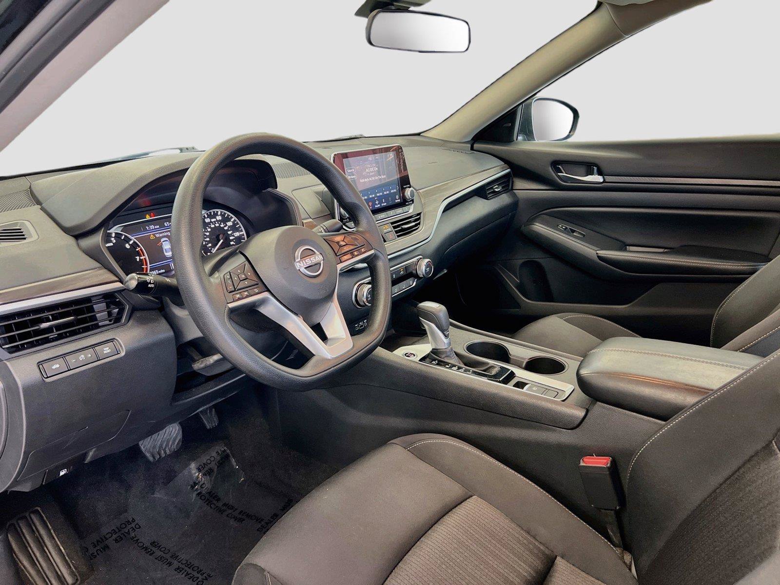 Used 2025 Nissan Altima 2.5 SV AWD/4WD image 11