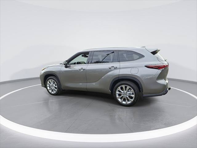 Certified 2026 Toyota Highlander Limited AWD/4WD image 8