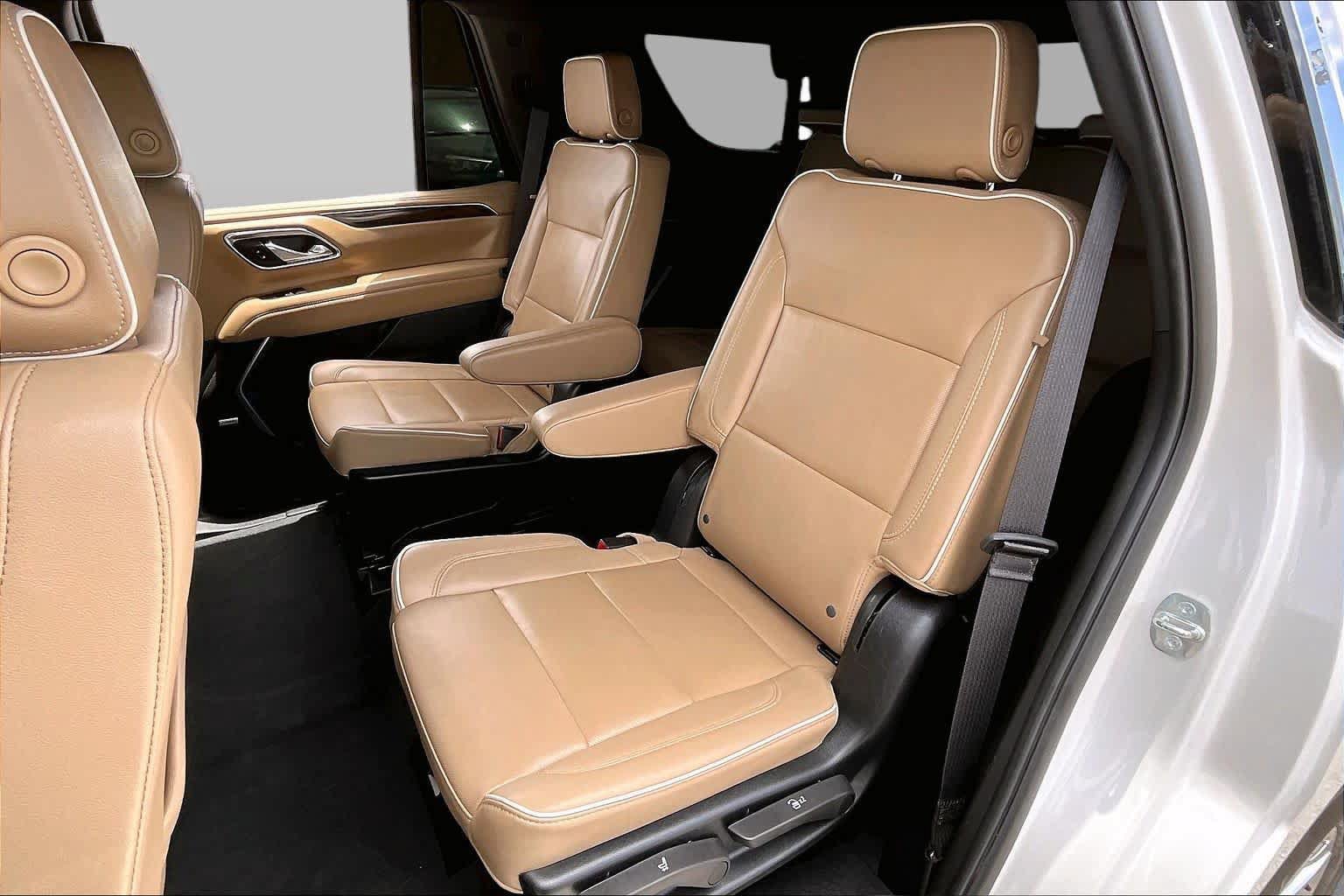 Used 2024 Chevrolet Tahoe Premier AWD/4WD image 20
