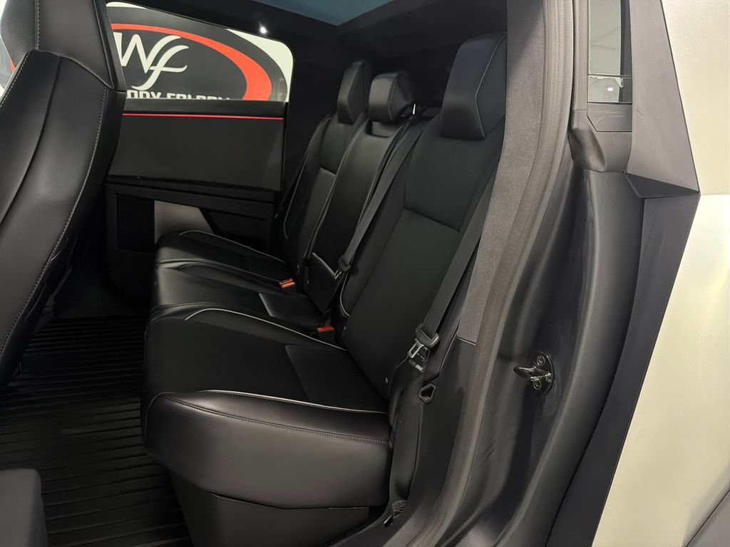 Used 2025 Tesla Cybertruck AWD Crew Cab image 11