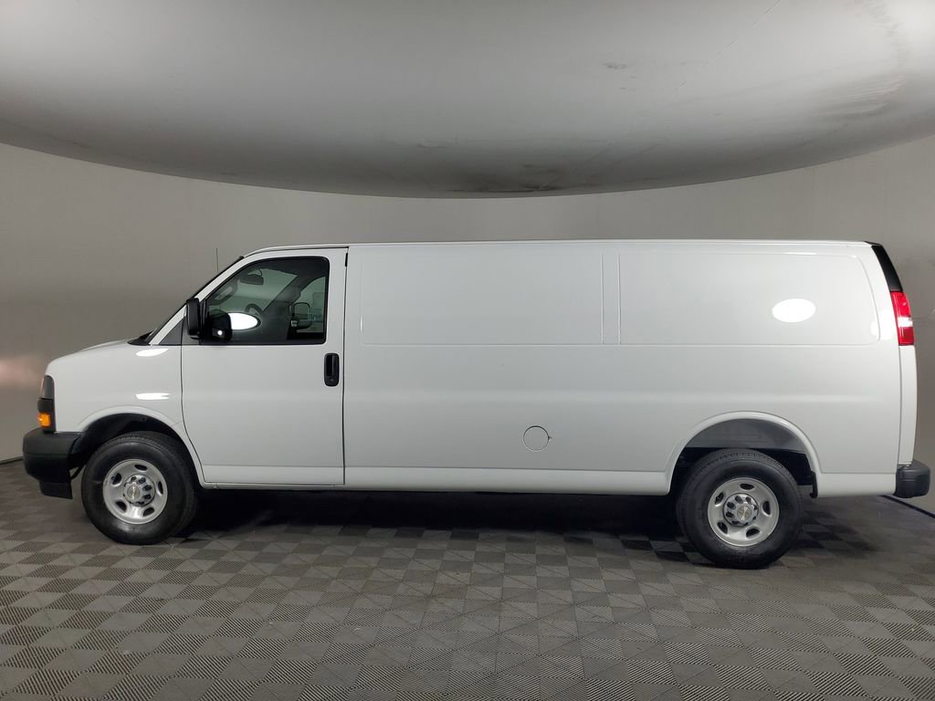 New 2026 Chevrolet Express 3500 Extended RWD image 7