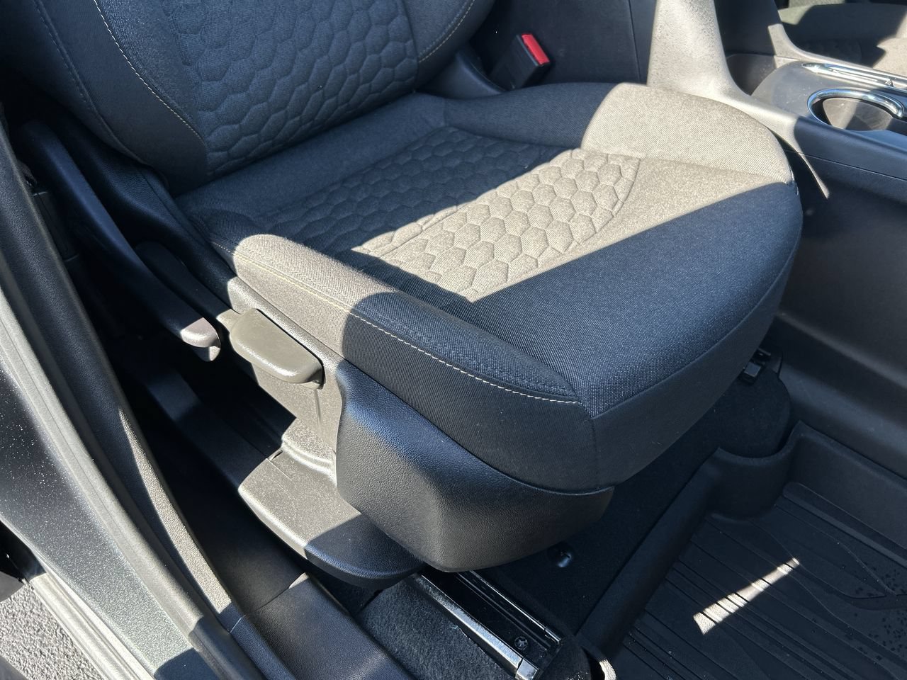 Used 2020 Chevrolet Equinox LT AWD/4WD image 15