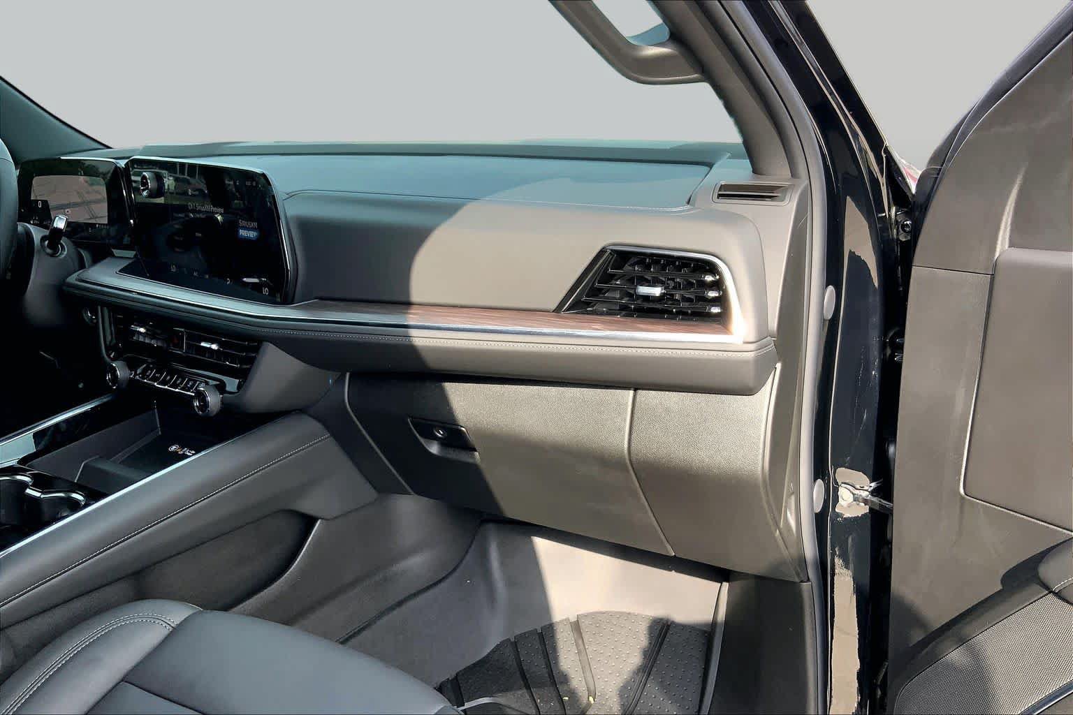 Used 2026 Chevrolet Tahoe Z71 w/ Z71 Off-Road Package AWD/4WD image 36