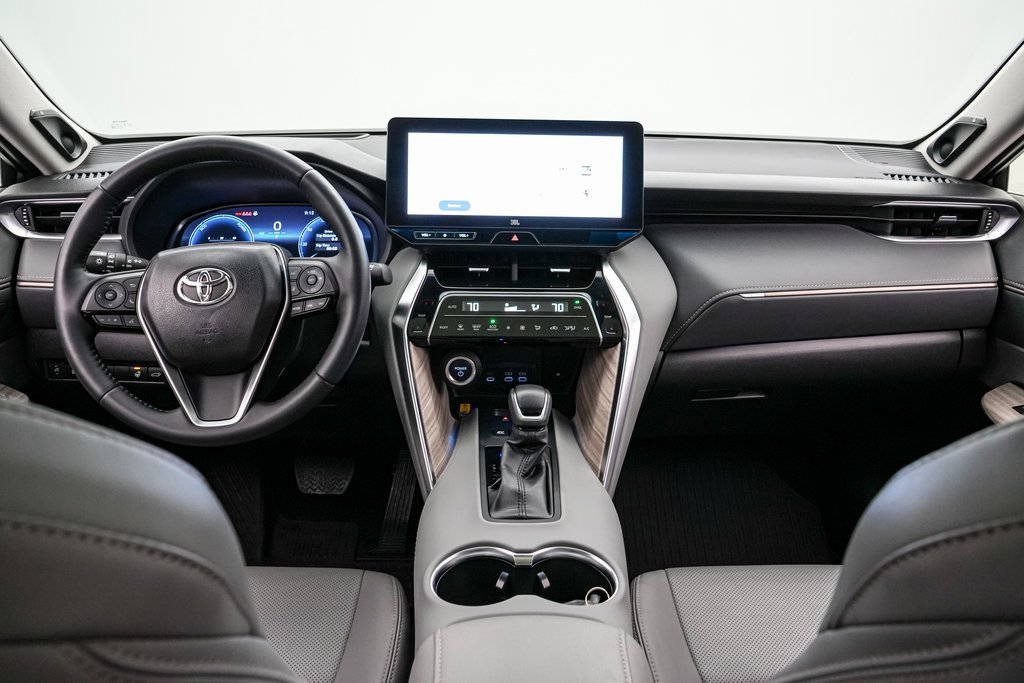 Used 2024 Toyota Venza LE image 14
