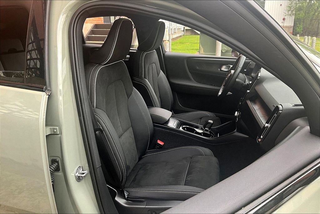 Certified 2023 Volvo C40 P8 Recharge Plus image 10