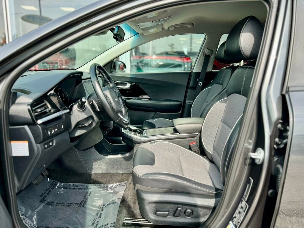 Used 2022 Kia Niro EX w/ Cold Weather Package FWD image 15