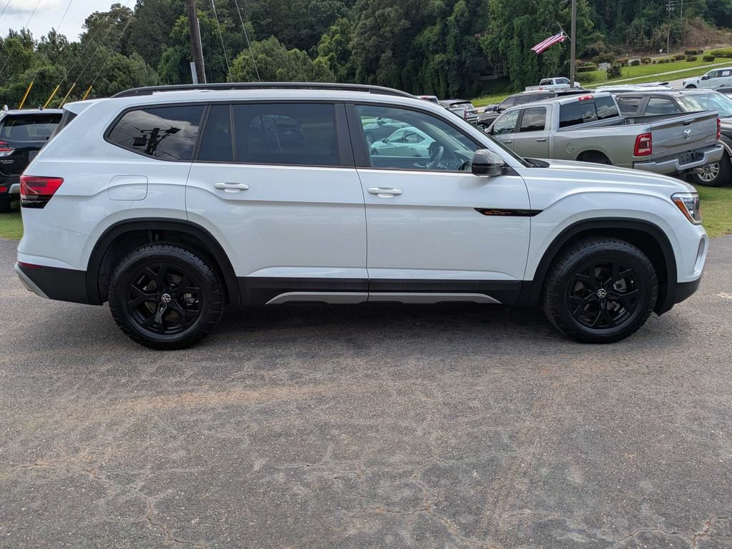 Used 2024 Volkswagen Atlas Peak Edition SEL AWD/4WD image 7