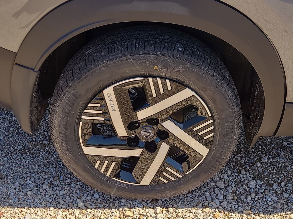 New 2026 Nissan Kicks SV FWD image 6