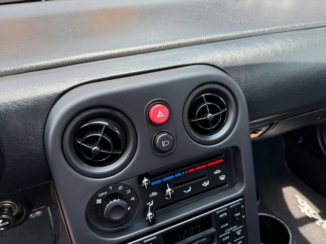 Used 1990 MAZDA MX-5 Miata RWD image 58