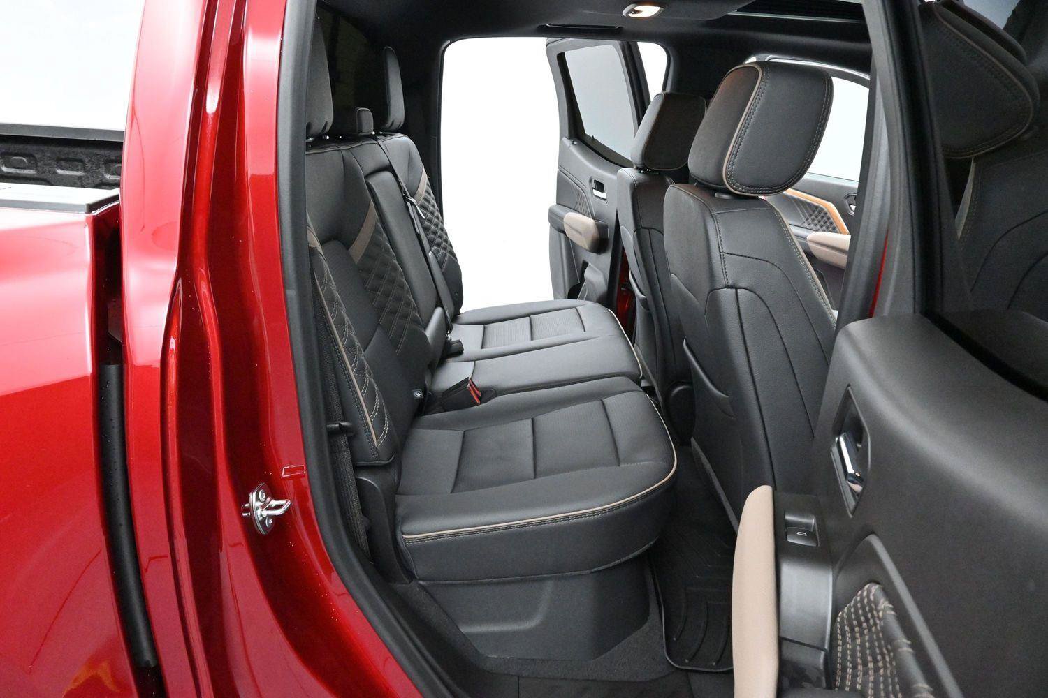 Used 2026 GMC Canyon Denali AWD/4WD image 34