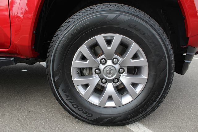 Used 2016 Toyota Tacoma SR5 w/ SR5 Appearance Package (SN) RWD image 13