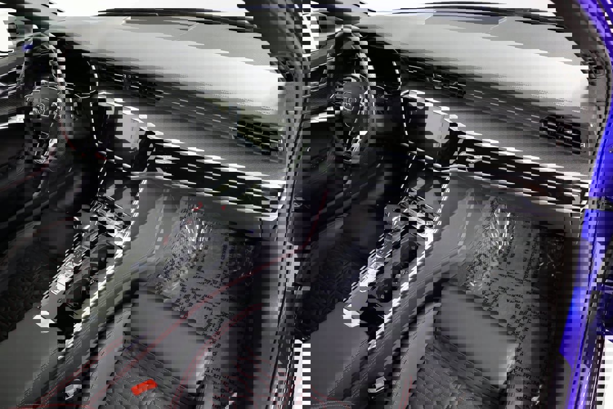 Used 2023 Audi RS 6 w/ Driver Assistance Package image 37