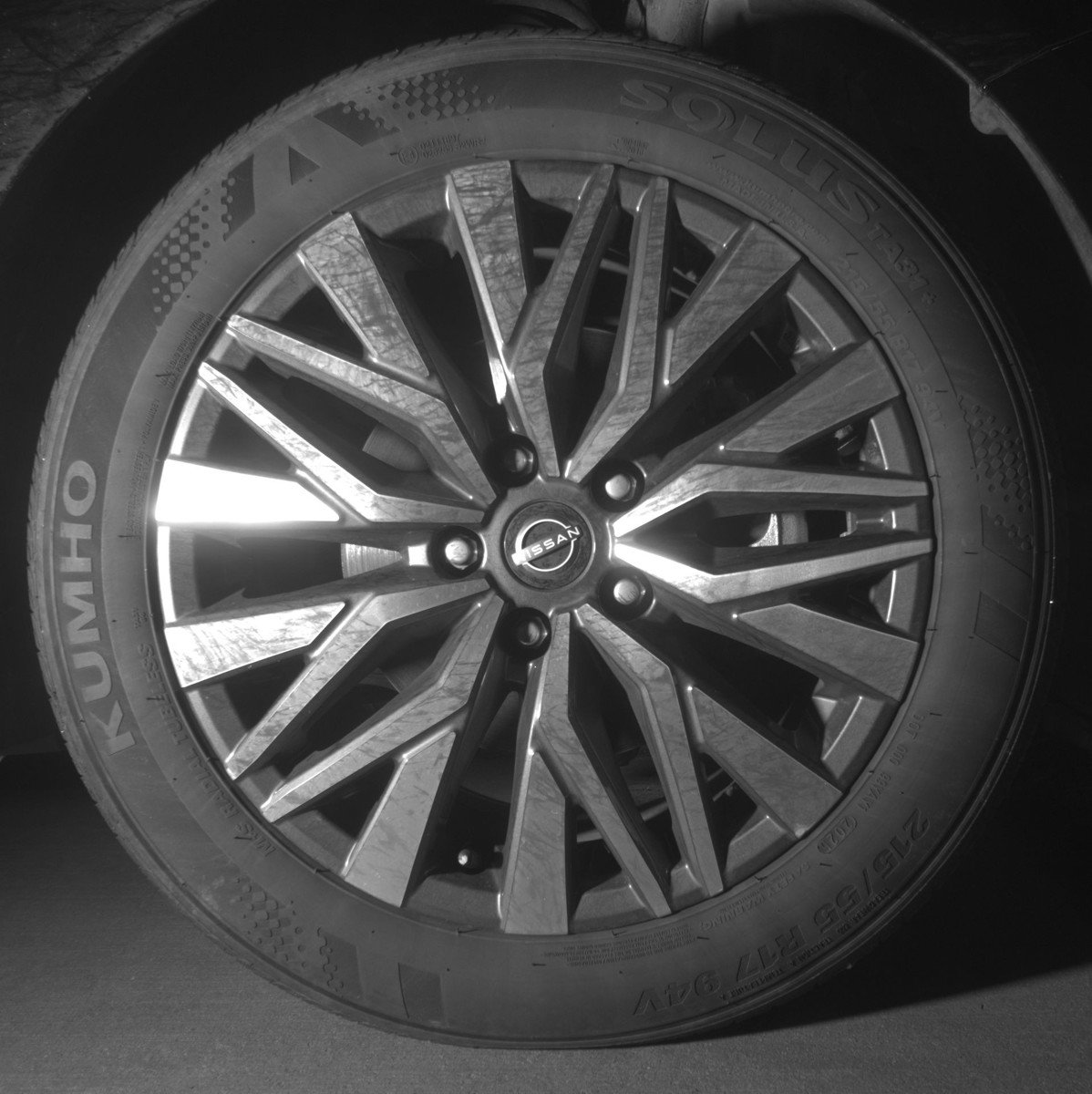 Used 2025 Nissan Altima 2.5 SV FWD image 13