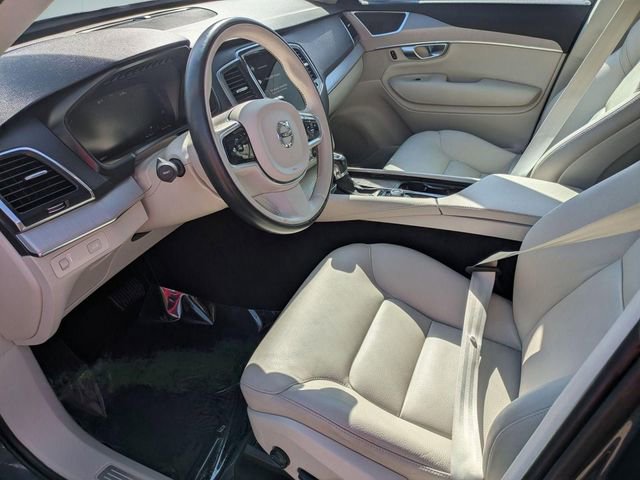 Used 2022 Volvo XC90 T5 Momentum w/ Climate Package image 11