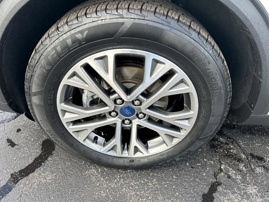 Used 2022 Ford Escape SEL image 33