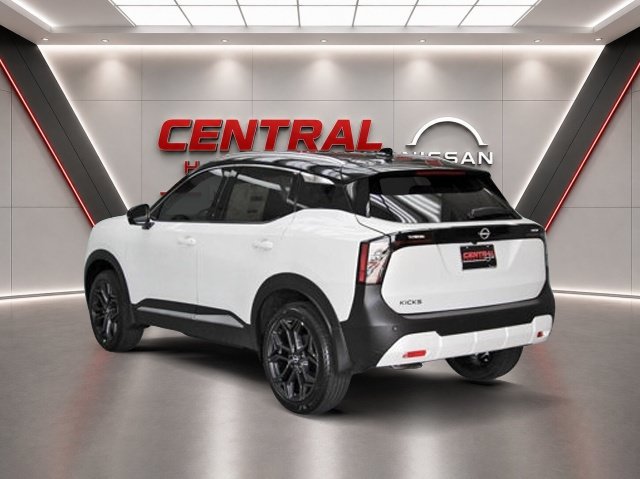 New 2027 Nissan Kicks SR w/ SR Premium Package FWD image 3