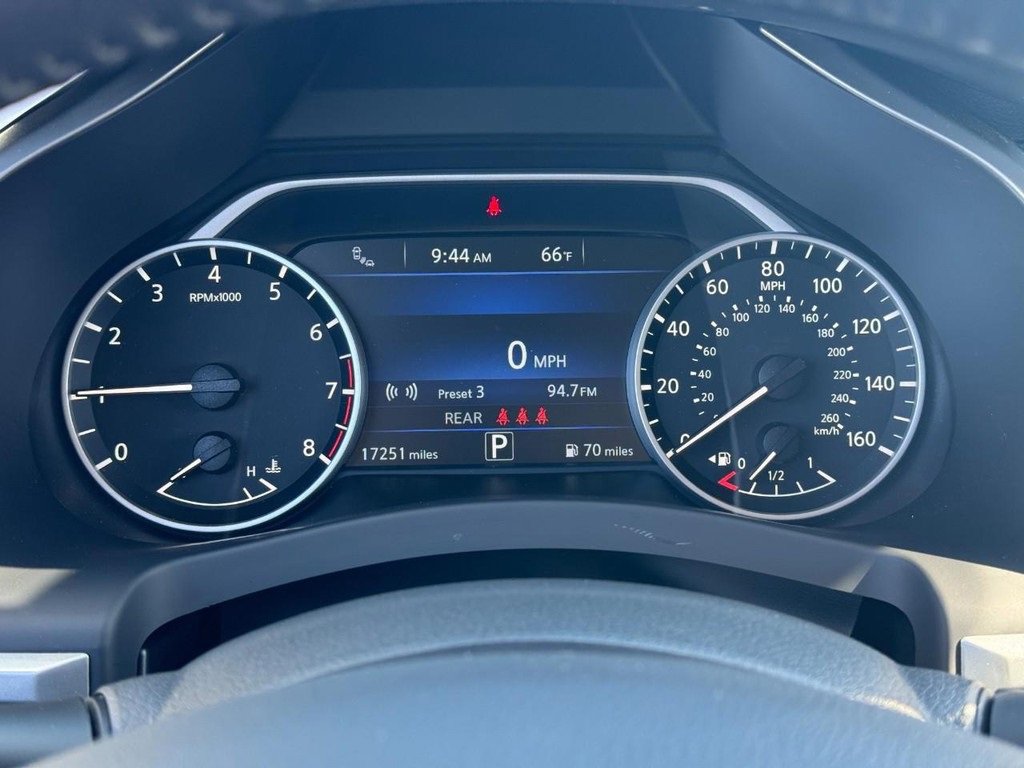 Used 2024 Nissan Murano SV w/ SV Midnight Edition Package image 20