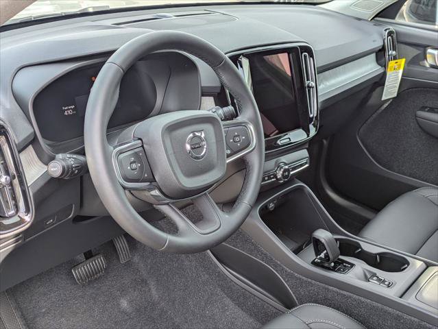 New 2026 Volvo XC40 B5 Core w/ Climate Package image 7