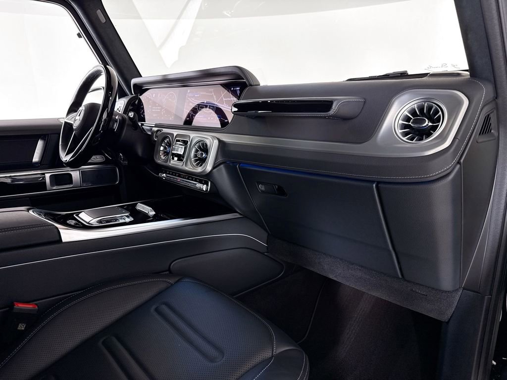 Used 2025 Mercedes-Benz G 550 image 13