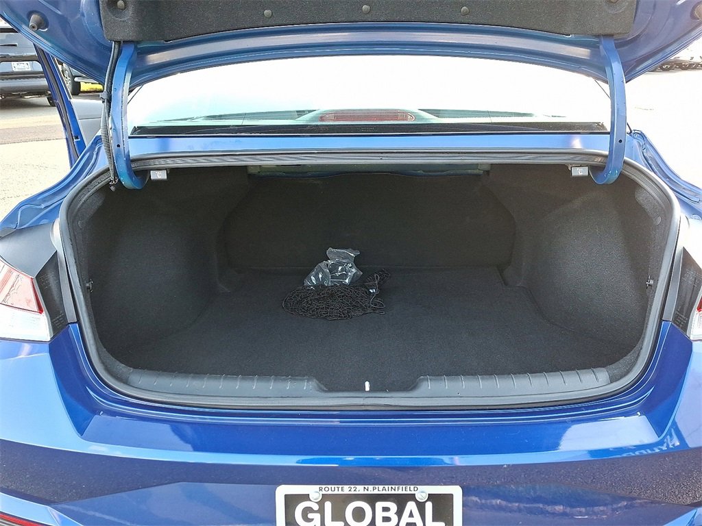 Used 2023 Hyundai Elantra SEL w/ Cargo Package image 29