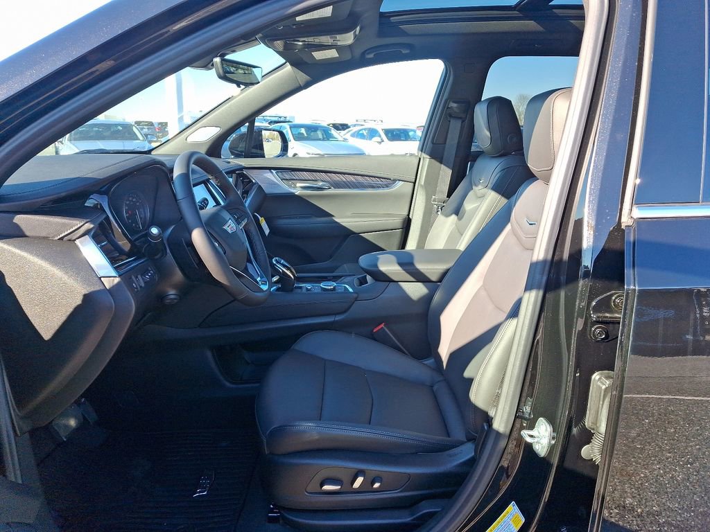 New 2025 Cadillac XT6 Premium Luxury w/ Technology Package image 6