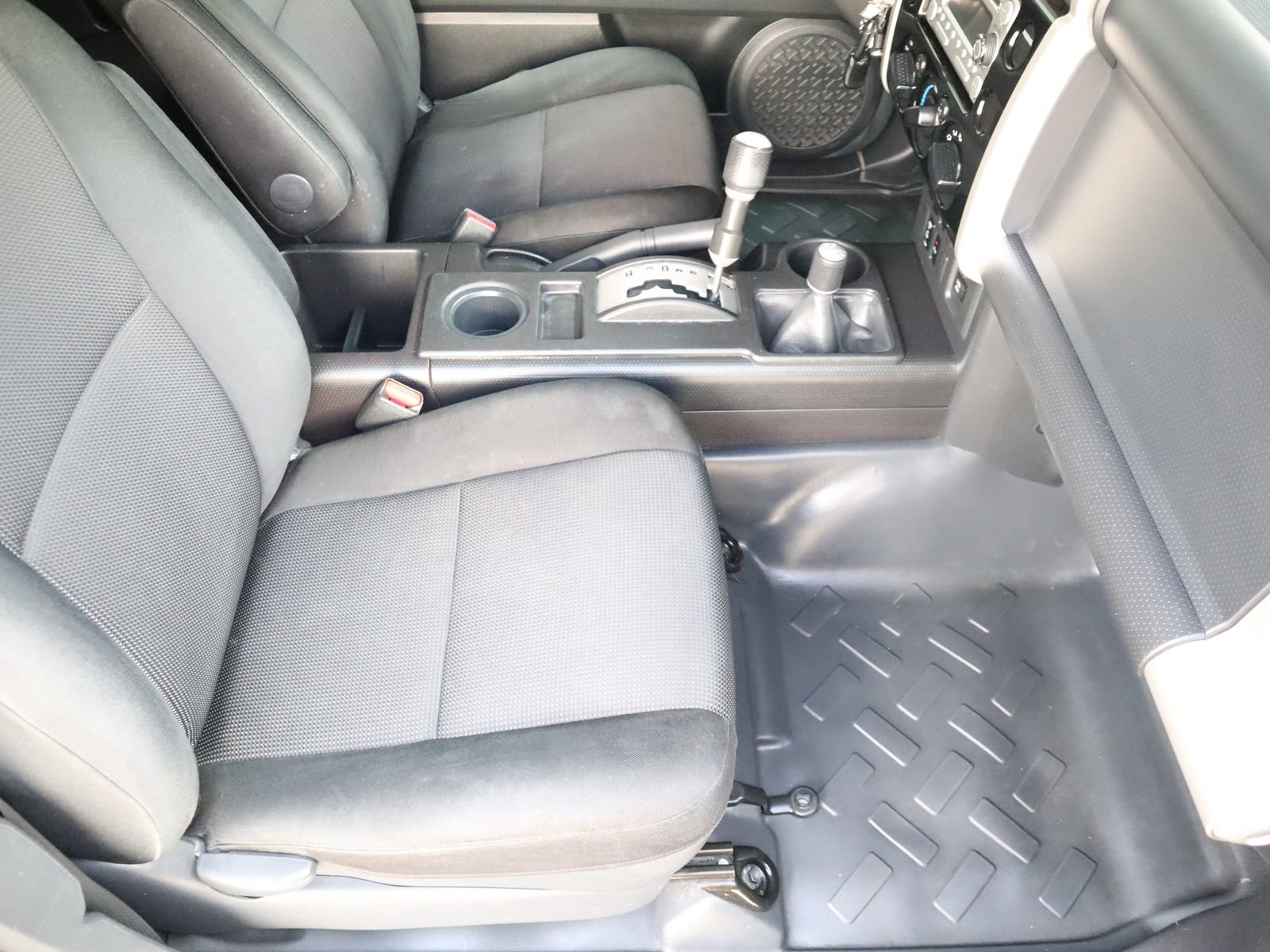 Used 2011 Toyota FJ Cruiser 4WD w/ Upgrade Pkg image 46