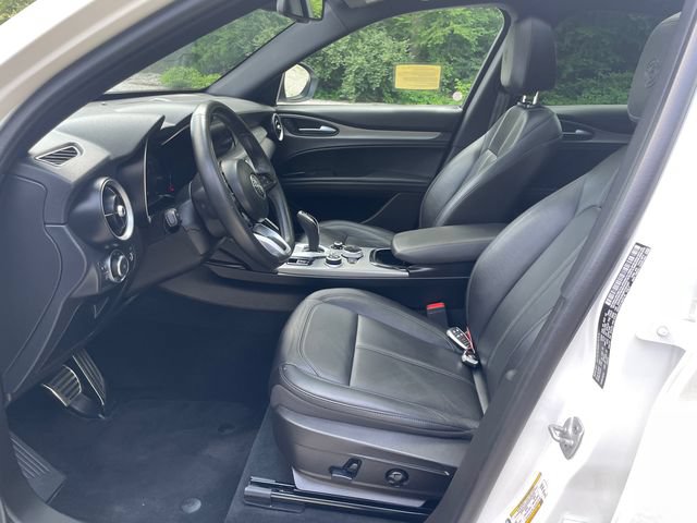 Used 2024 Alfa Romeo Stelvio Ti w/ Active Assist Plus Package AWD/4WD image 39