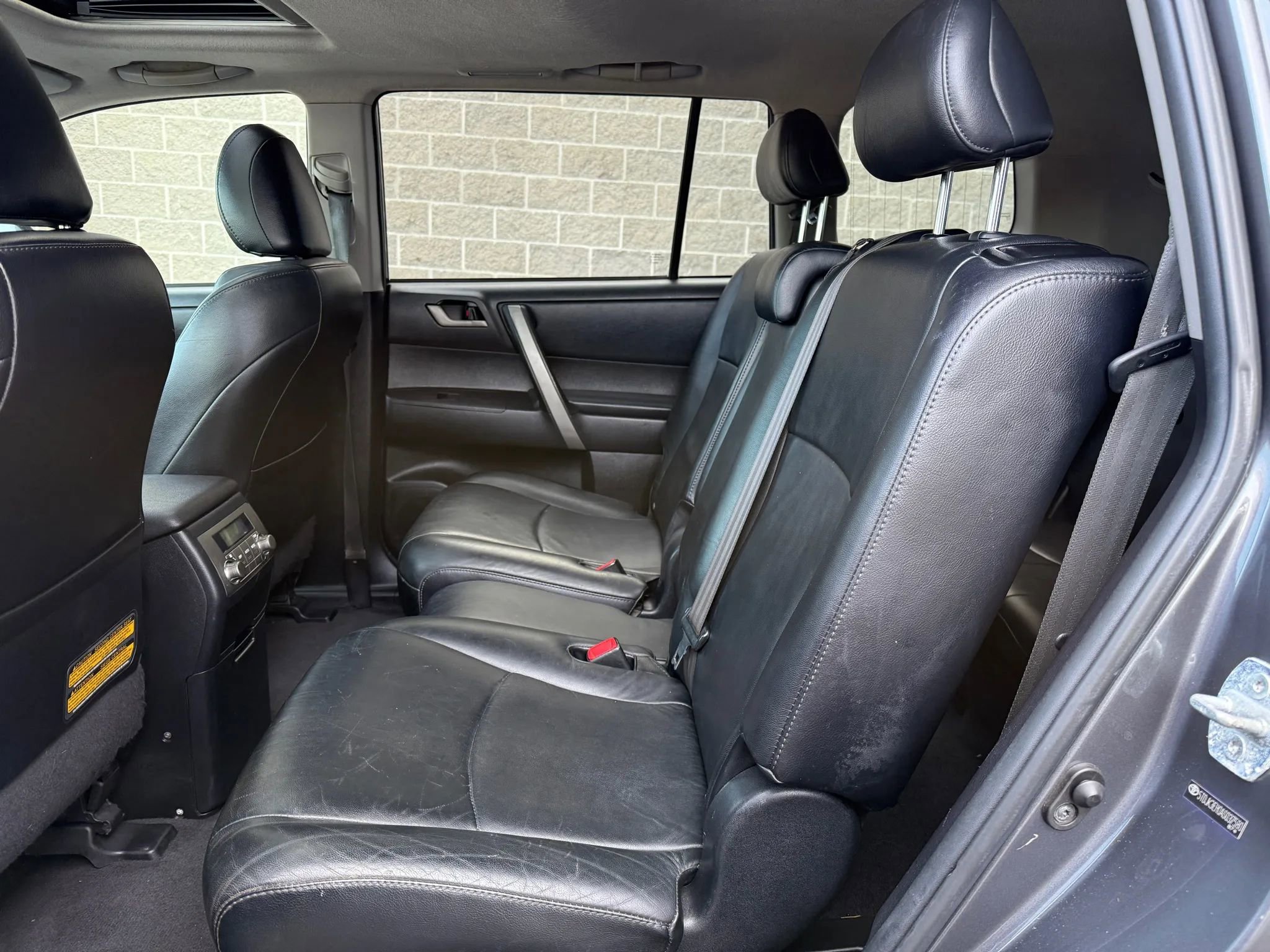 Used 2010 Toyota Highlander SE image 21