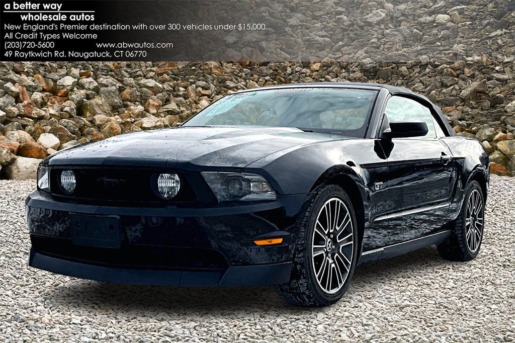 Used 2010 Ford Mustang GT image 1
