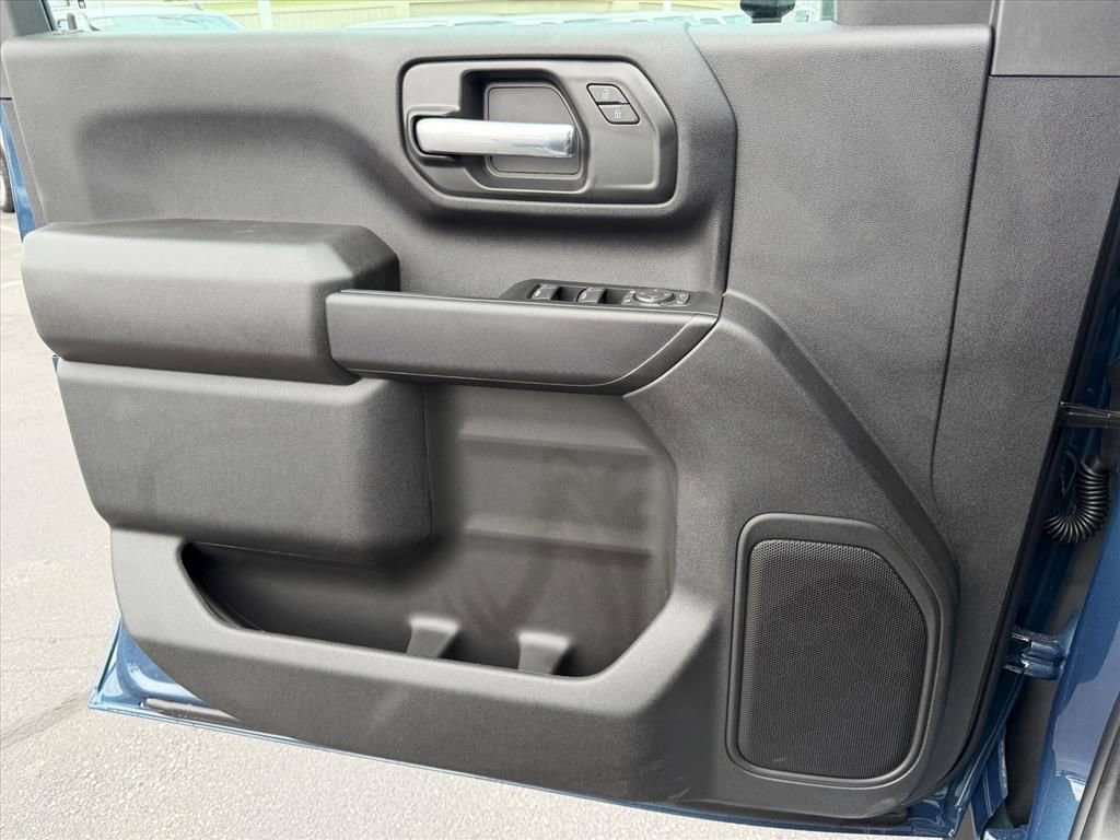 New 2026 Chevrolet Silverado 2500 Custom w/ Custom Value Package AWD/4WD image 9