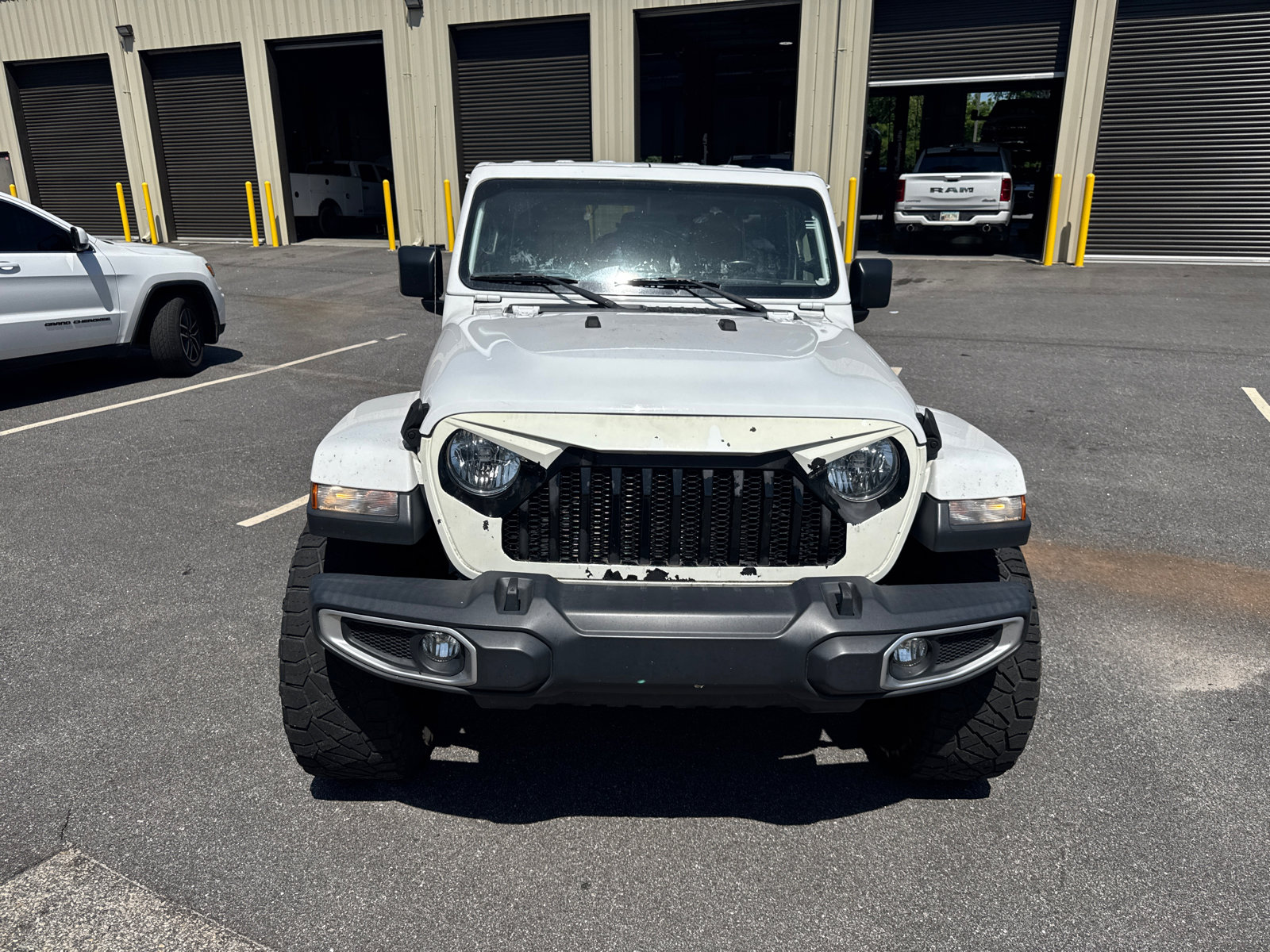 Used 2018 Jeep Wrangler Unlimited Sahara w/ Cold Weather Group AWD/4WD video 2