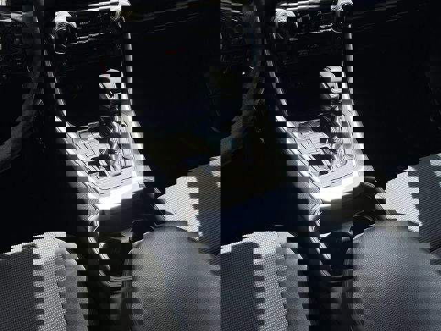 Used 2019 Toyota RAV4 LE AWD/4WD image 14