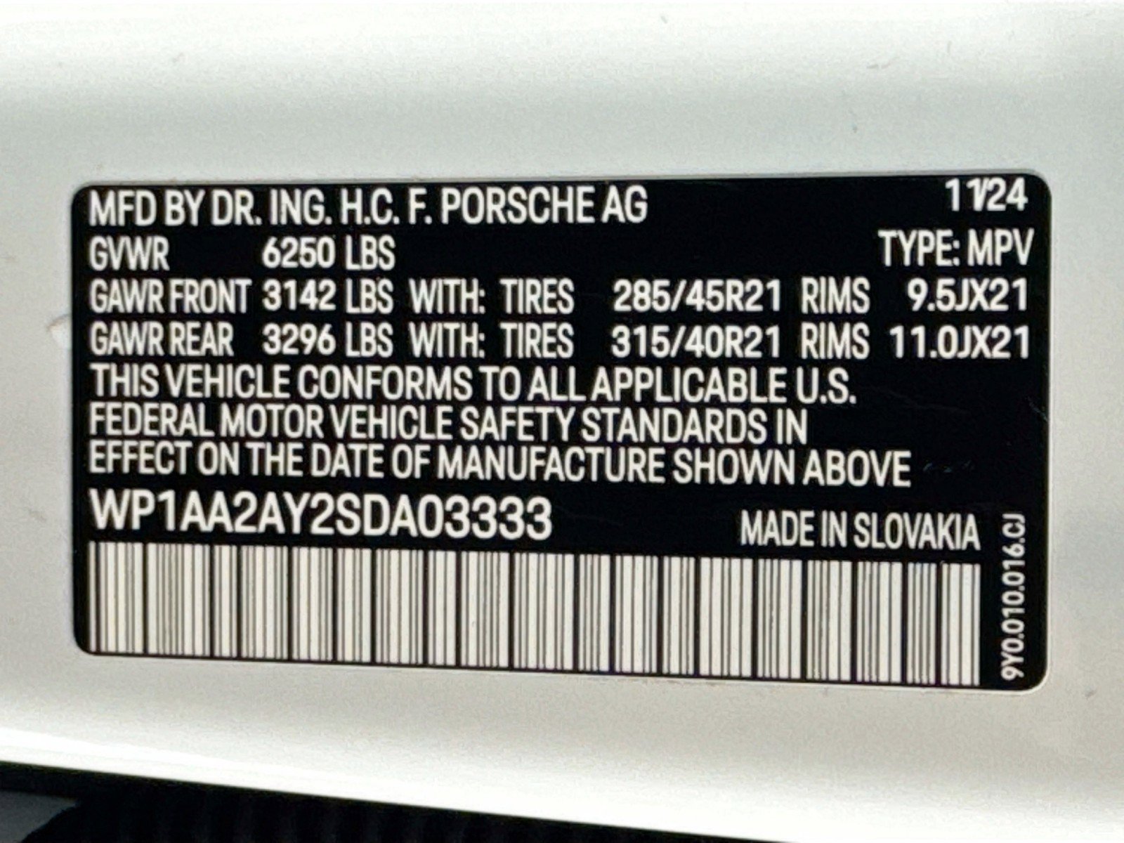 Used 2025 Porsche Cayenne image 26