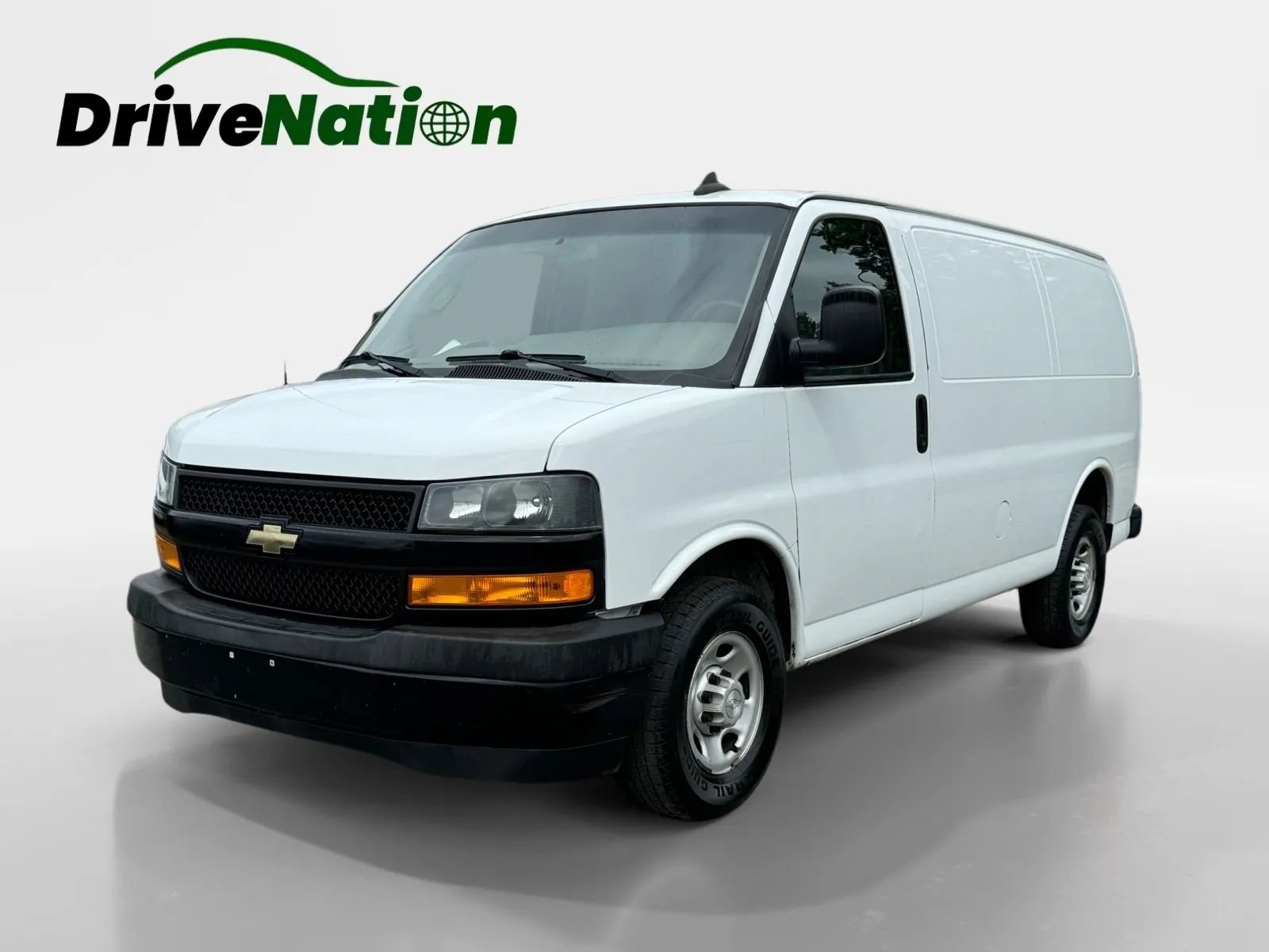 Used 2018 Chevrolet Express 2500 RWD image 1