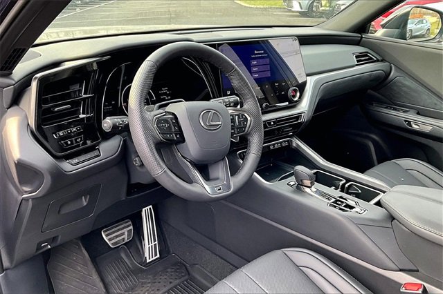 New 2025 Lexus TX 500h AWD image 6