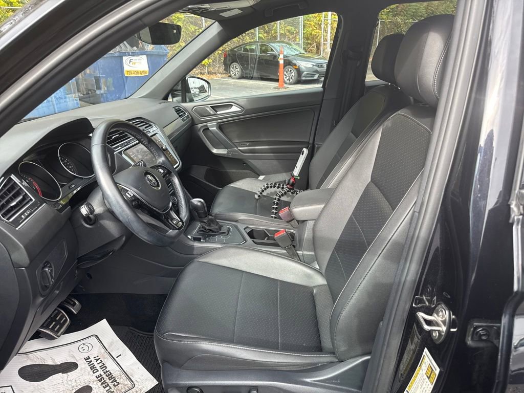 Used 2020 Volkswagen Tiguan SE R-Line image 18