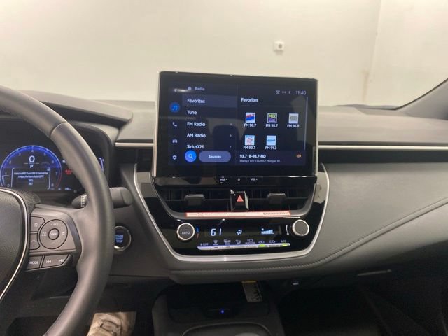 Used 2025 Toyota Corolla SE w/ SE Premium Package FWD image 19