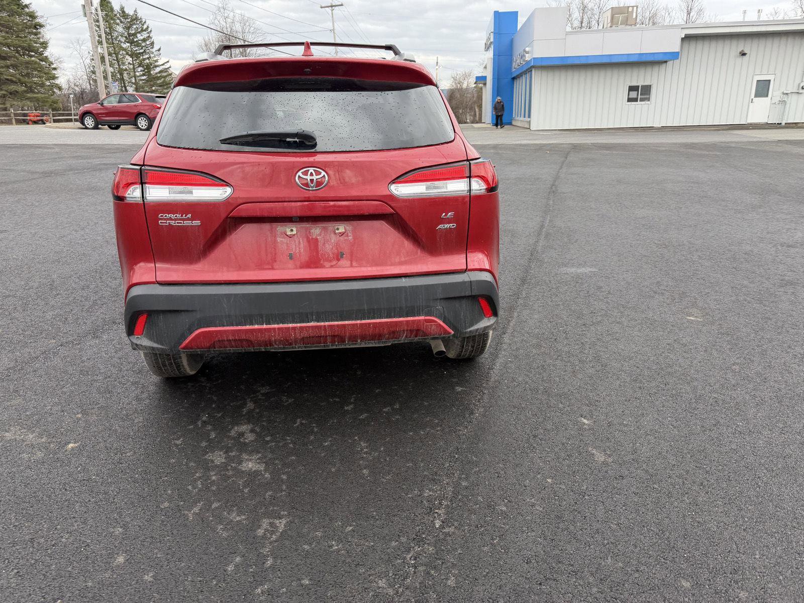 Used 2023 Toyota Corolla Cross LE w/ Moonroof Package AWD/4WD image 7